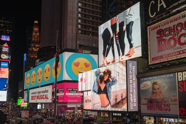 How Digital Signage Can Help Startups Build Brand Awareness