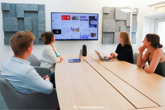 How Agents of Record Simplify Tech Company Benefits